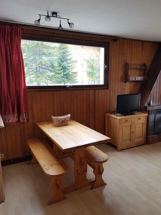 Le Petit Chalet Орон Екстериор снимка