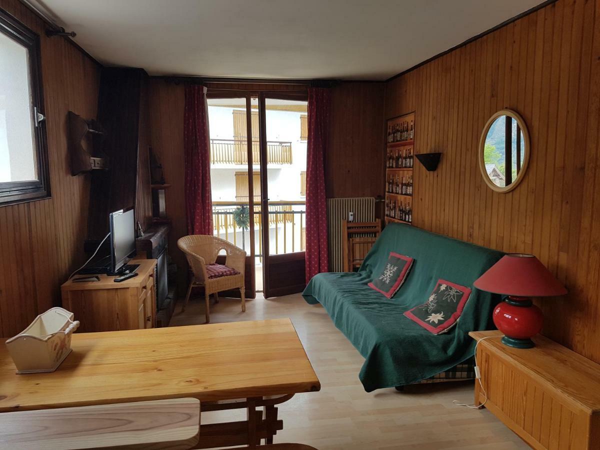 Le Petit Chalet Орон Екстериор снимка